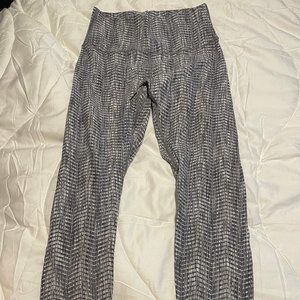 Lululemon Athletica Grey/White patterned leggings Size 8